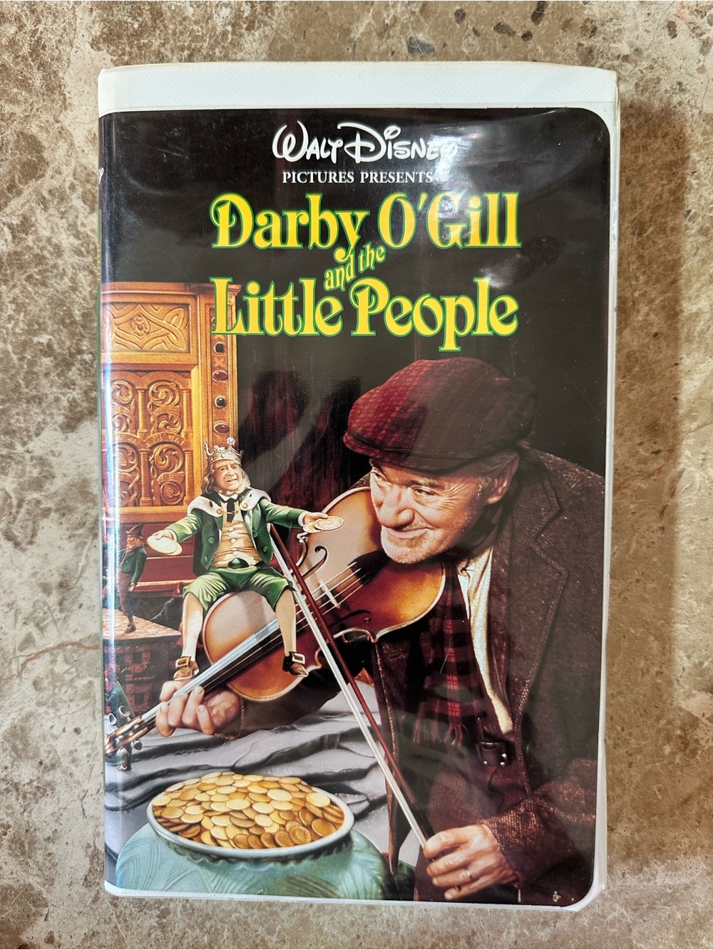 Disney Darby O'Gill and the Little People VHS Tape and Clamshell - Picture 1 of 6